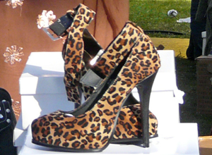 Leopard pring platform heels