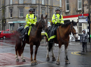 Mounted officersat the junction of Links Gardens and East Hermitage Place